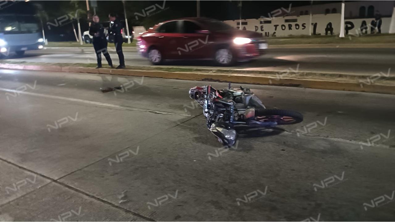 Un joven causa un grave accidente frente a la Zona Naval