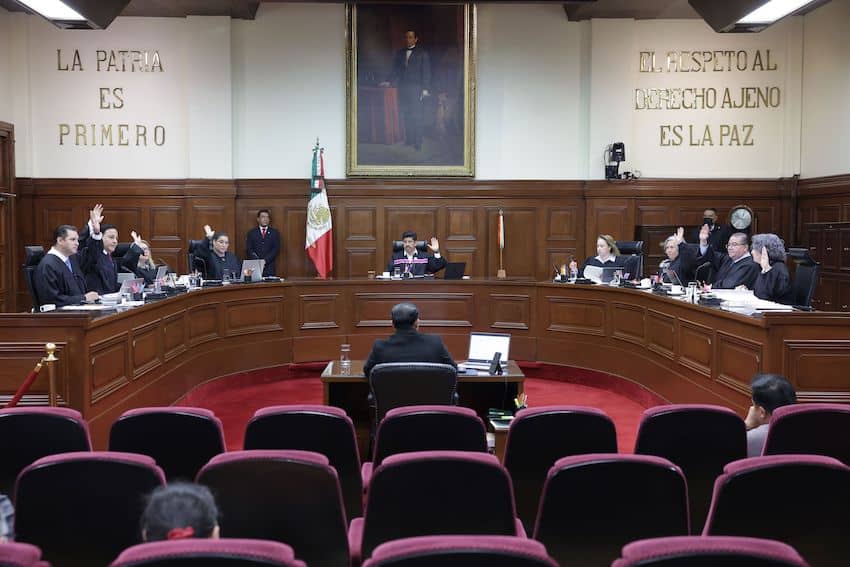 El sector empresarial critica la nueva judicatura de México en un informe de Bloomberg, calificándola de errática y sesgada.