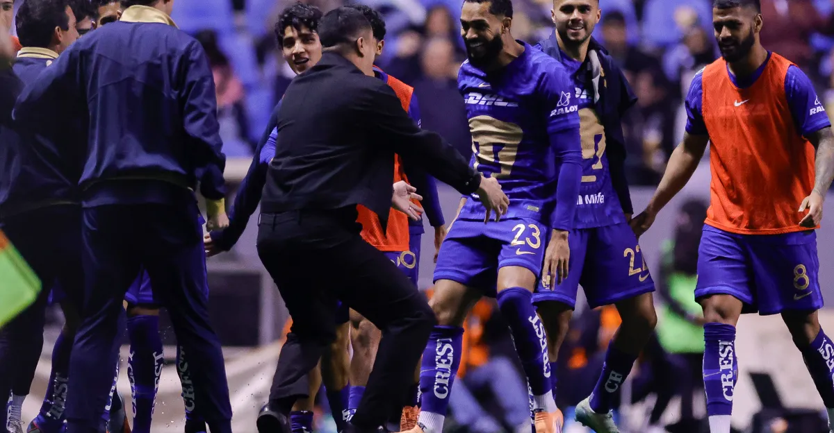 Los Pumas remontan y vencen al Puebla en un emocionante encuentro.