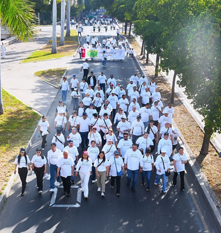 Cerca de 3,000 estudiantes se manifiestan en Sinaloa por la paz y en contra de las adicciones