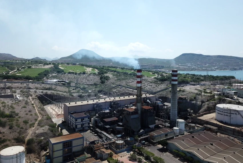 Dos plantas de energía de la CFE multadas por contaminación en la zona de La Paz