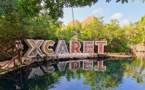 El parque temático Xcaret prohíbe temporalmente el uso de la cultura maya en su marketing.