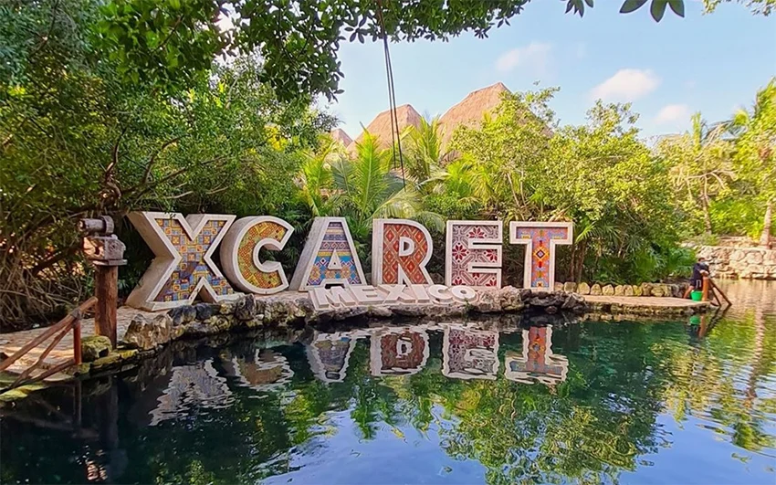 El parque temático Xcaret prohíbe temporalmente el uso de la cultura maya en su marketing.