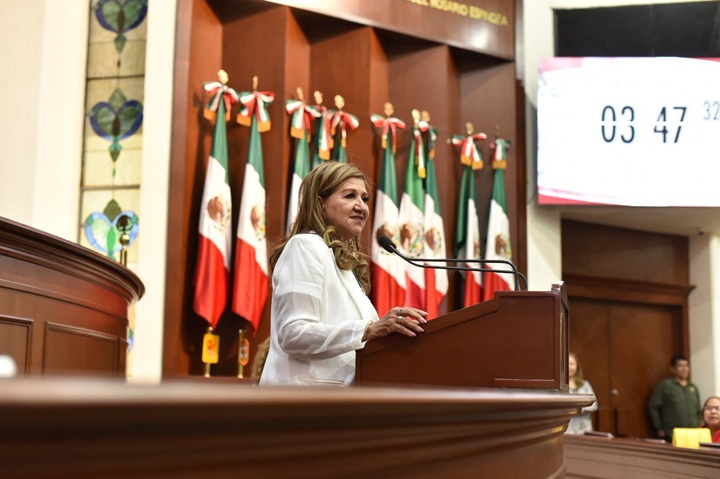 Tere Guerra hace un llamado a derribar barreras tras el cierre del Parlamento de Mujeres 2026