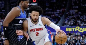Cade Cunningham anota 45 puntos en la victoria de los Pistons sobre los Magic 116-109 y evita la eliminación en el Juego 5.