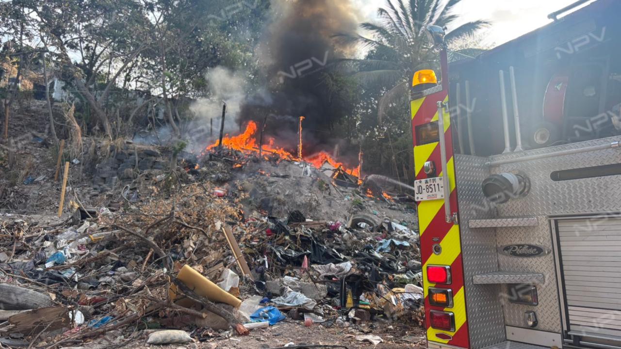 Conflicto de pareja culmina en incendio de vivienda en Cartolandia