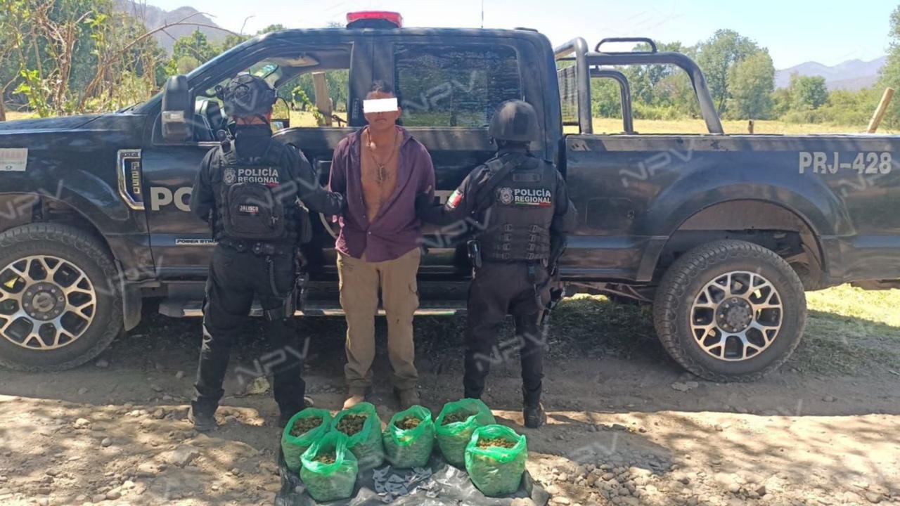 Detienen a un hombre con un alijo de drogas tras su intento de fuga en Mascota