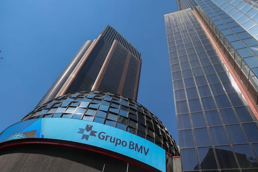 El FMI aumenta ligeramente la proyección de crecimiento de México, mientras ajusta a la baja las expectativas globales.