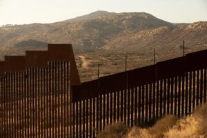 La construcción del muro fronterizo de EE. UU. causa daños en el sagrado Cerro Cuchumá en la frontera México-Estados Unidos