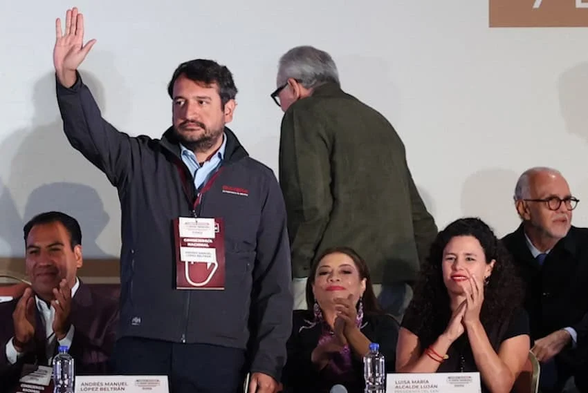 La administración Trump retira la visa estadounidense al hijo de AMLO