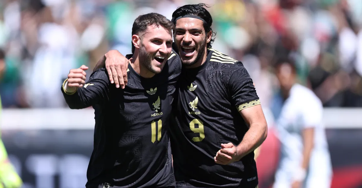 Dos delanteros mexicanos buscan renovarse esta temporada.