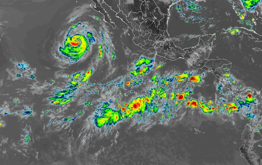 Huracán Marie, ahora de categoría 2, causa lluvias e inundaciones en Baja California Sur y la costa del Pacífico